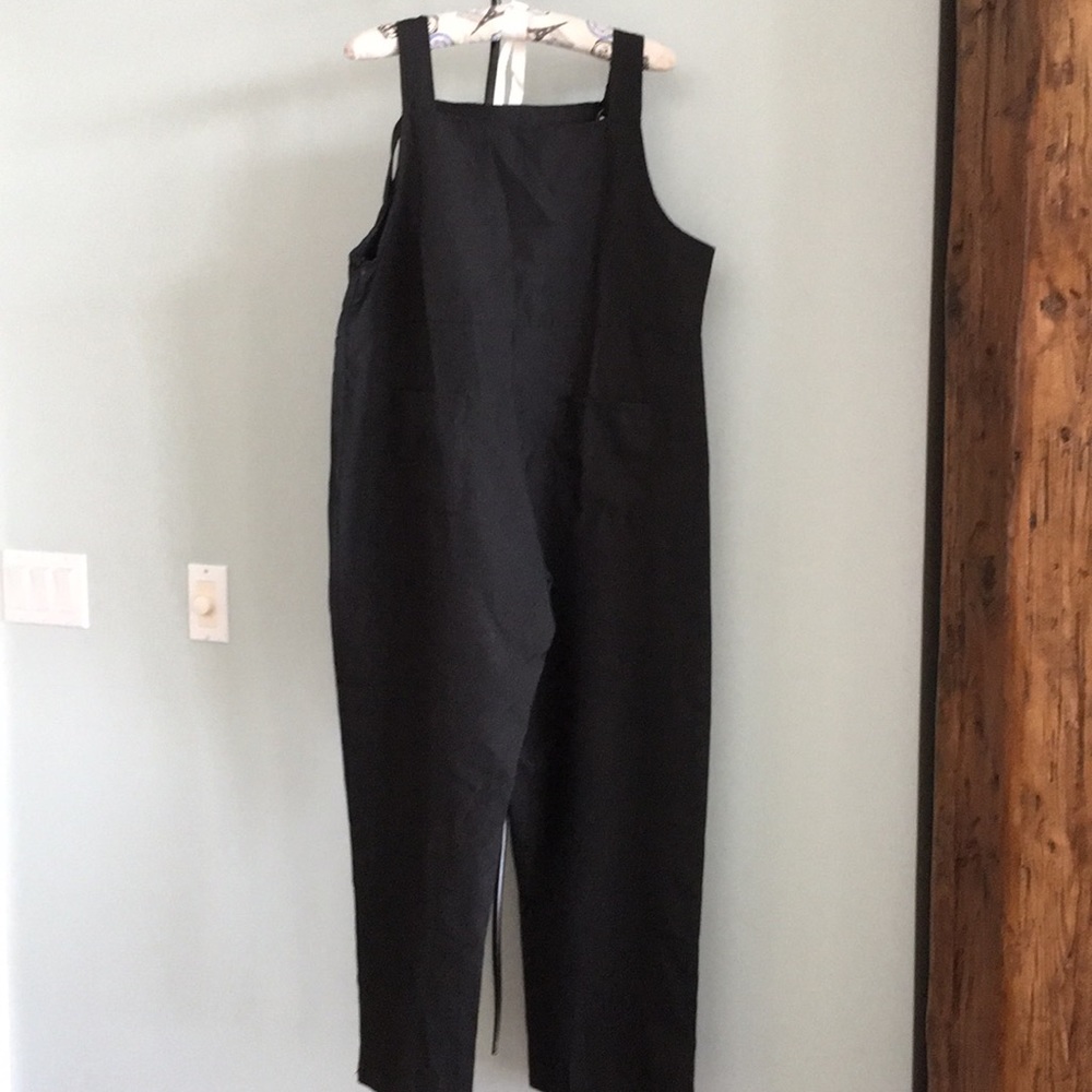 NWOT BOUTIQUE 
LOOSE OVERALLS JUMPSUIT